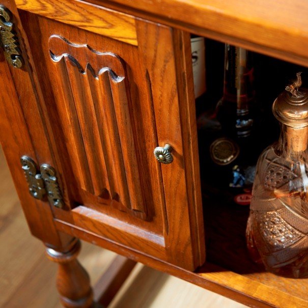 oc_1582_pedistal_cabinet_lo_detail_1_3square
