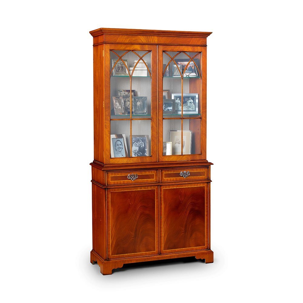 display-case AMC84