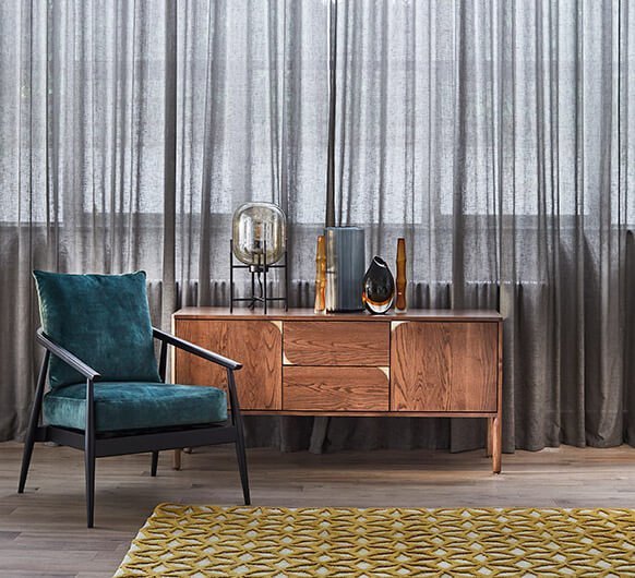 aldbury--710--chair--galleryLifestyle-2--Oak--BK