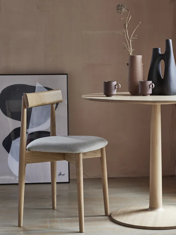 Siena--4530--breakfast-table--galleryLifestyle-2--Oak--DM