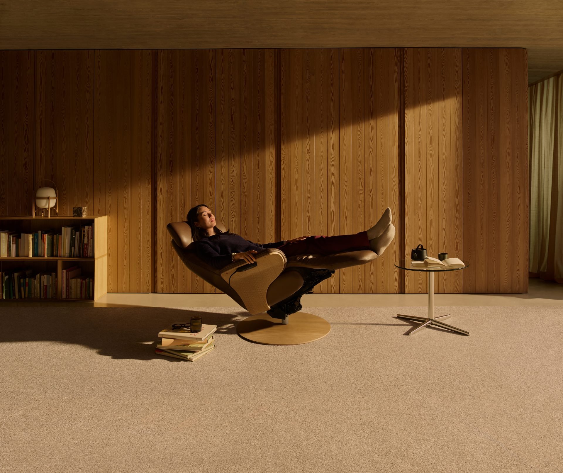 Stressless Adam Disc_Velaro Chocolate_Natural Oak_KV_01