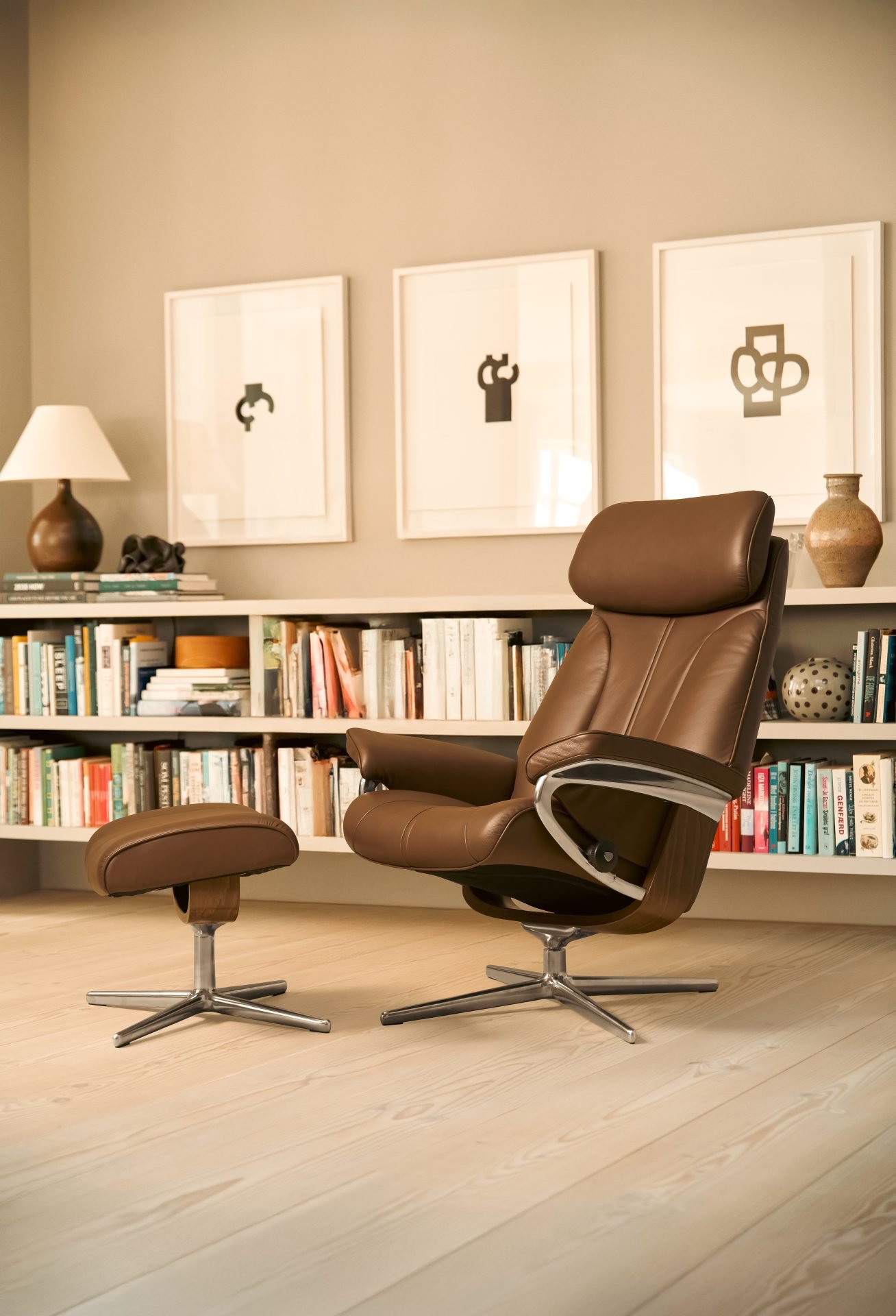 Stressless Paul Cross_Paloma Chestnut_Walnut-Polished_3_GM