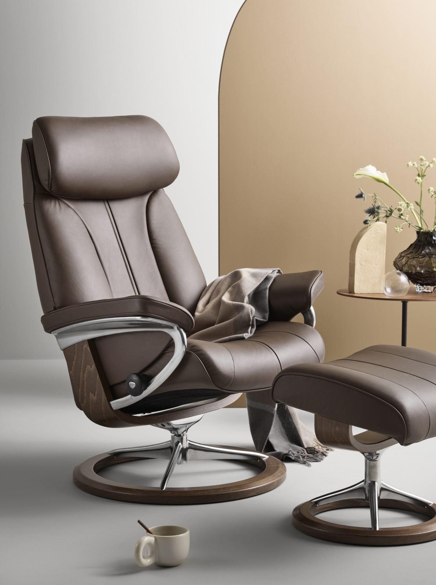 Stressless Paul_M_Signature_Pal Chestnut_Walnut-Polished_2