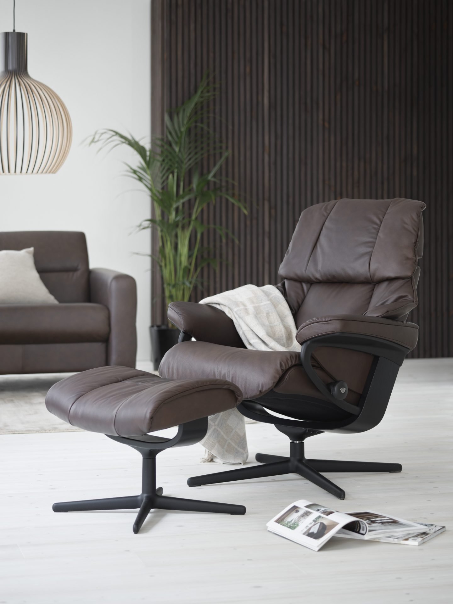 Stressless Reno Cross Base Paloma Chocolate_black