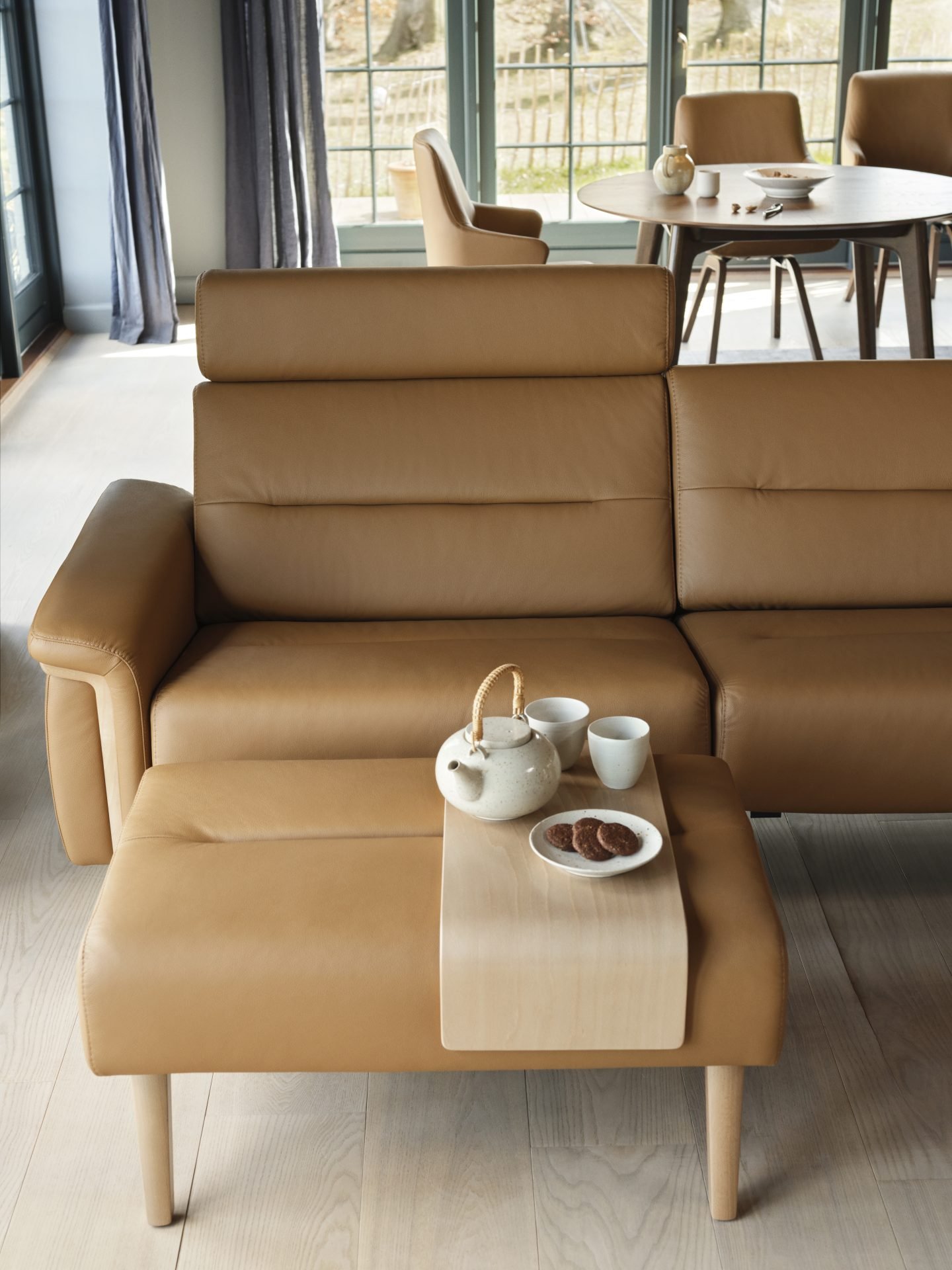 Stressless Stella Wood 2s Pal New Cognac Oak detail 2
