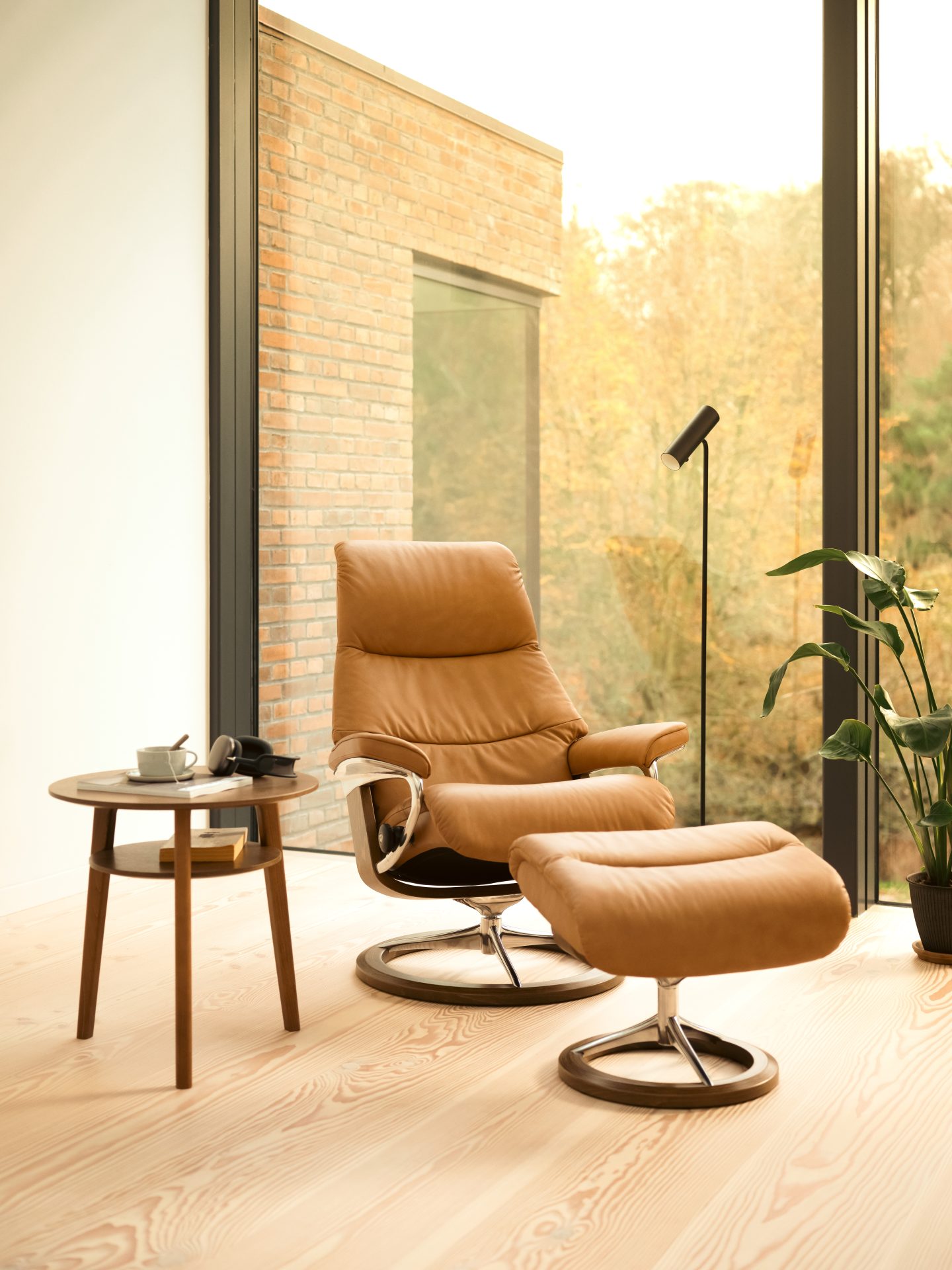 Stressless View M Sign_Pal Taupe_Walnut-Polished_GM