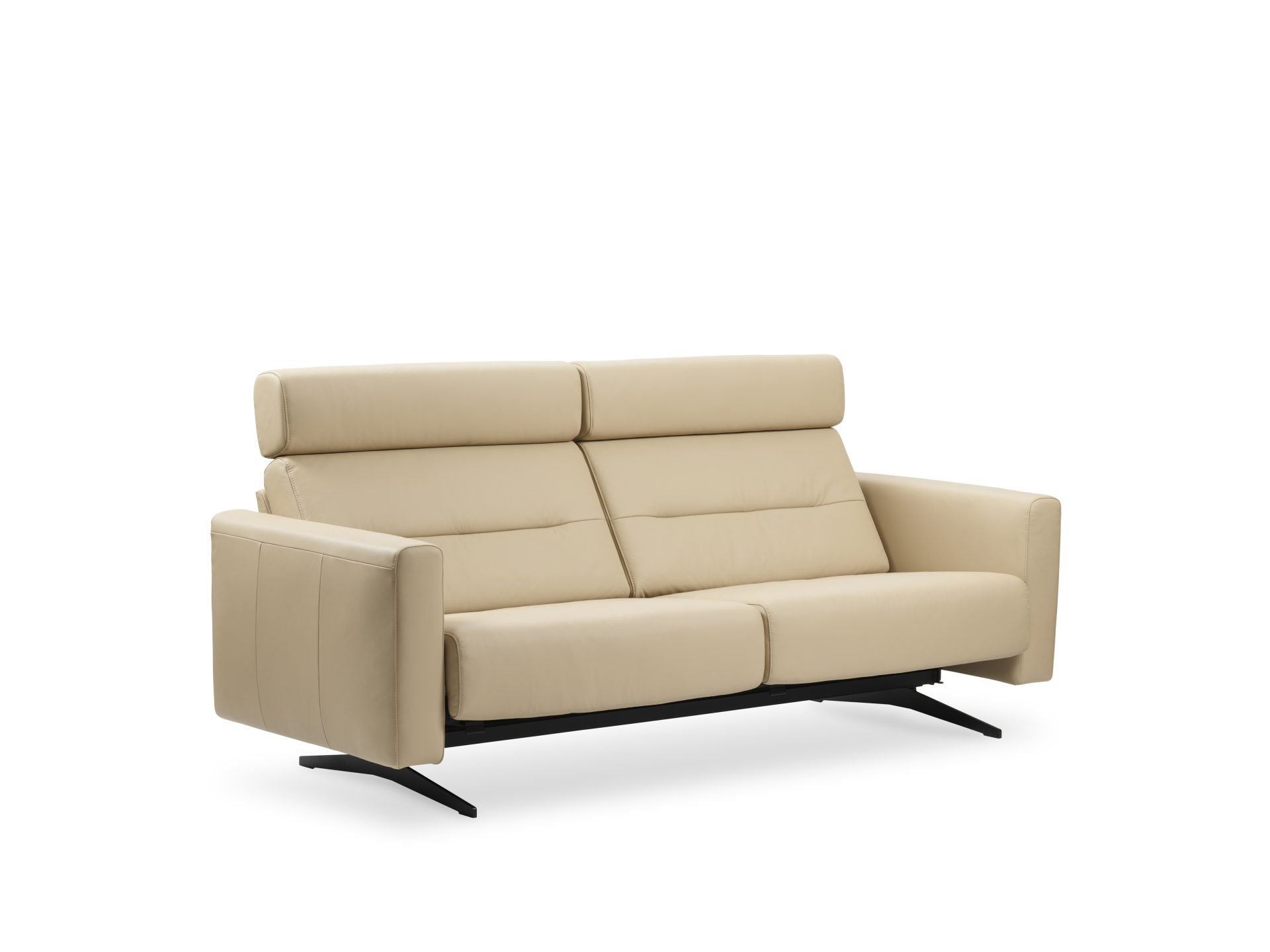 Stressless_Stella 2,5 Seater_Paloma Beige_e headrest_wide armrest_Black Leg_02